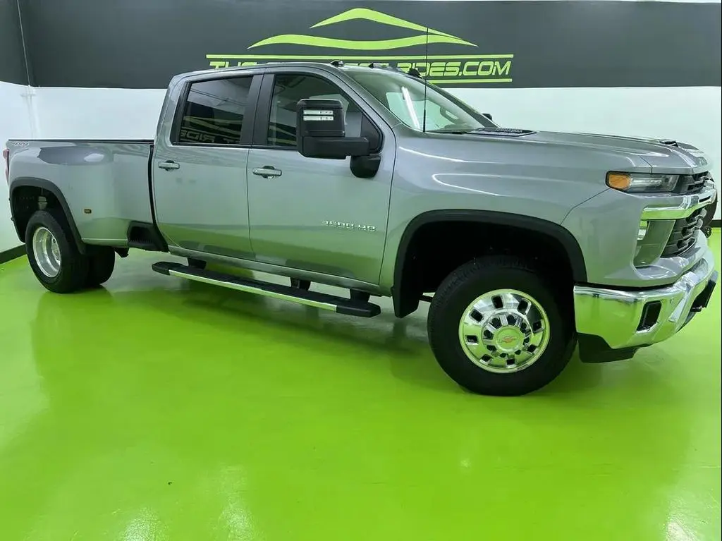 2025 Chevrolet Silverado 3500 LT