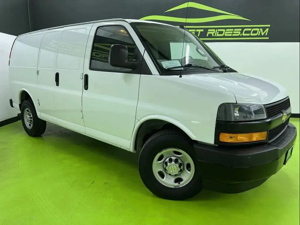 2020 Chevrolet Express LT