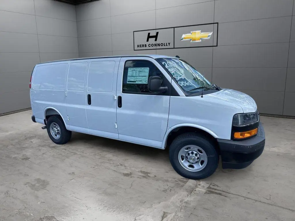 2025 Chevrolet Express 2500