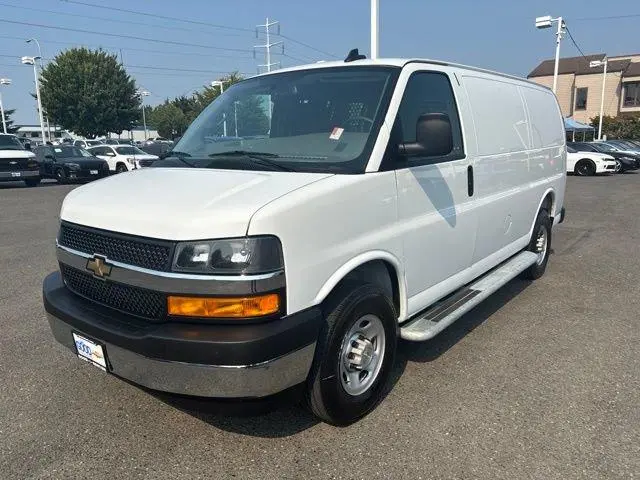 2025 Chevrolet Express 2500