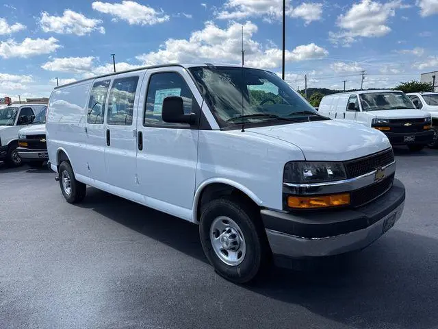 2026 Chevrolet Express 2500 Work Van
