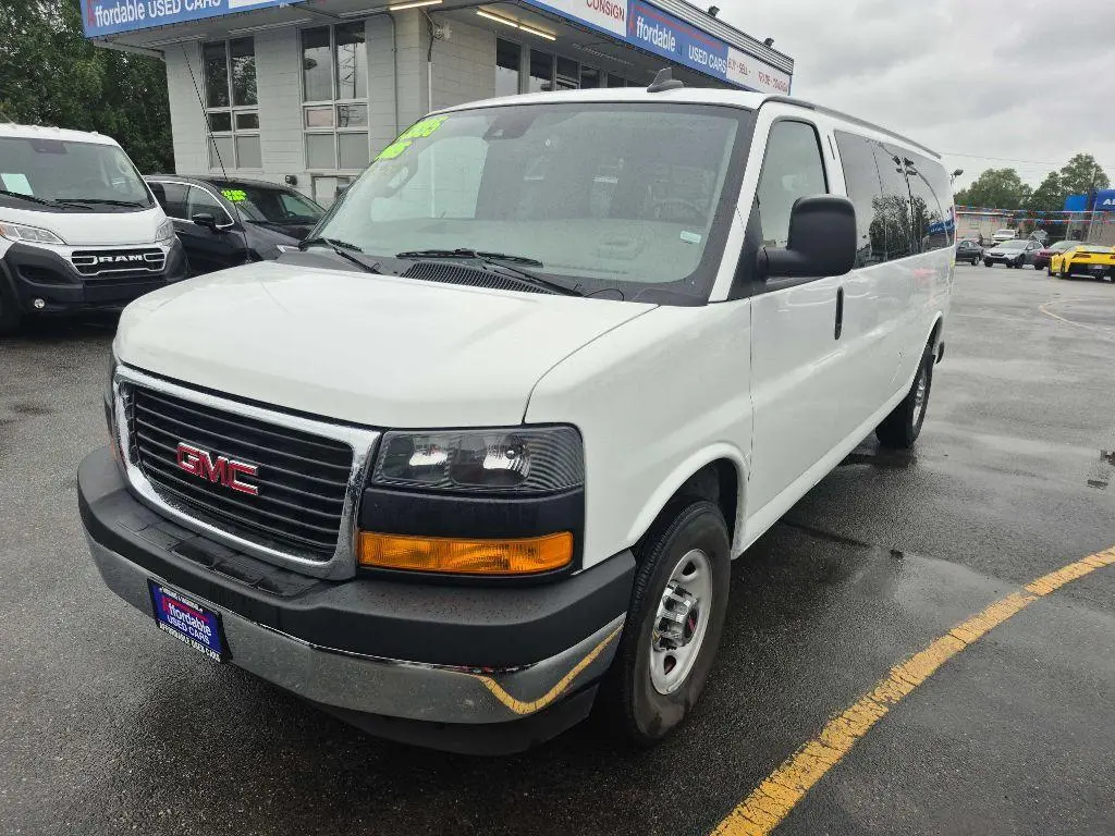 2025 GMC Savana 3500 LT