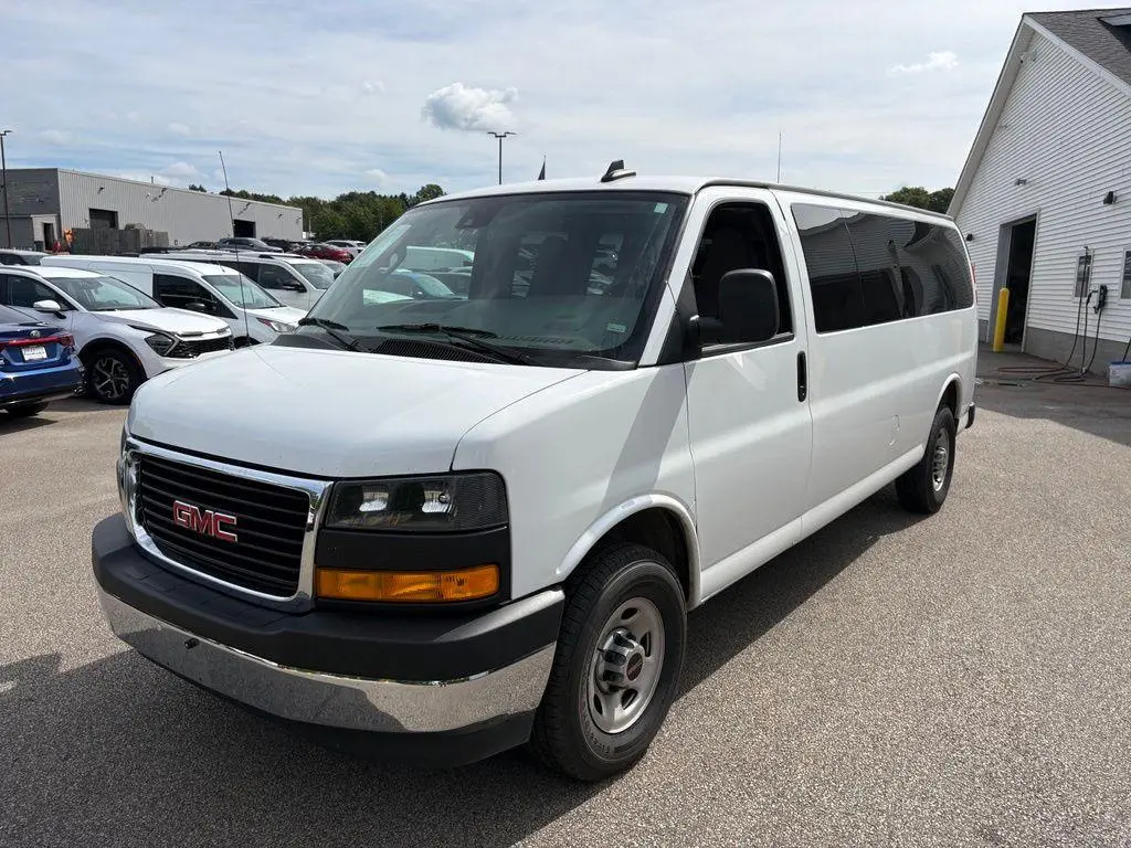2025 GMC Savana 3500 LT
