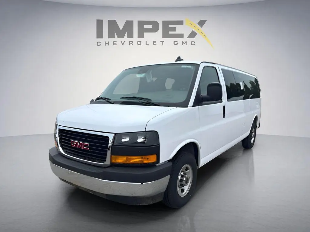 2025 GMC Savana LT