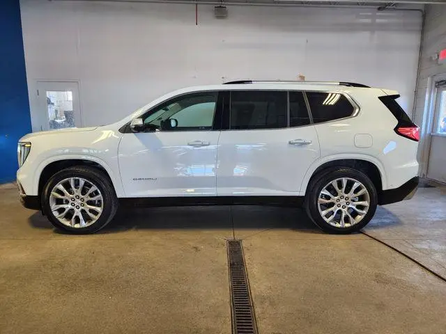 2025 GMC Acadia Denali