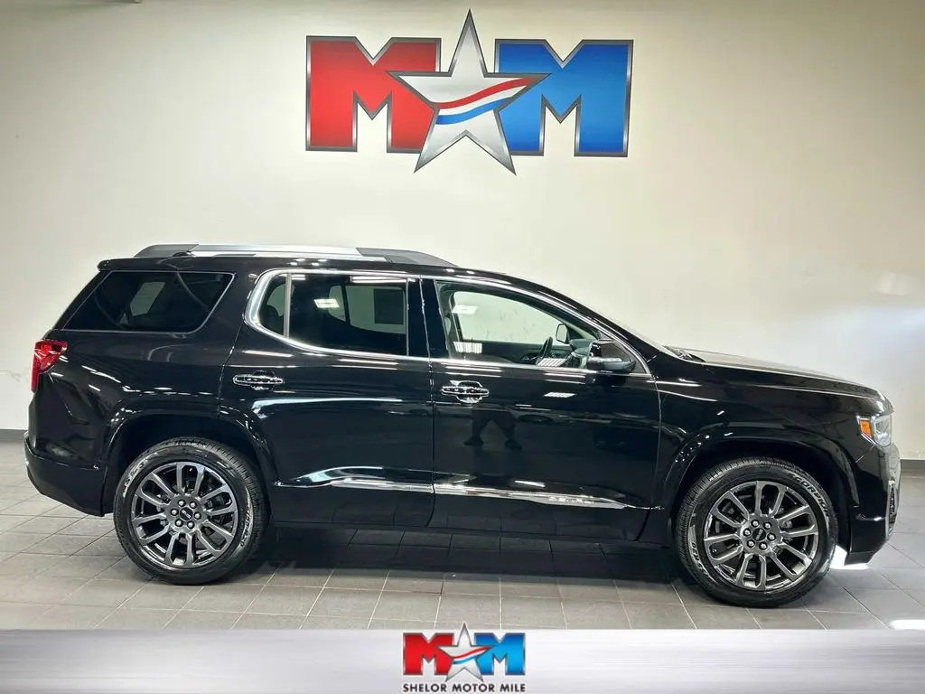 2023 GMC Acadia Denali