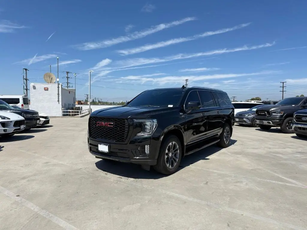 2023 GMC Yukon XL SLT