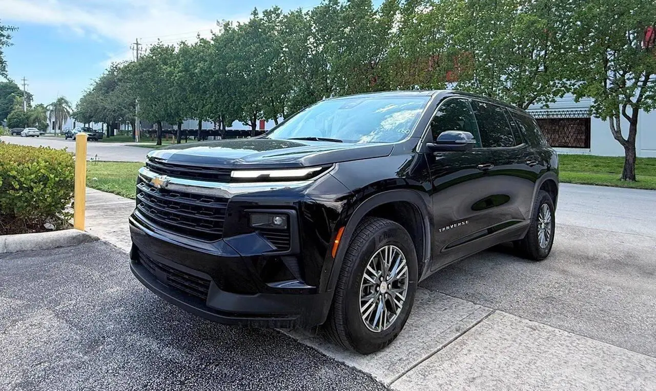 2024 Chevrolet Traverse LS