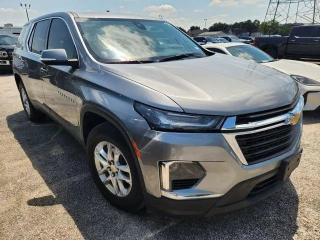2023 Chevrolet Traverse LS