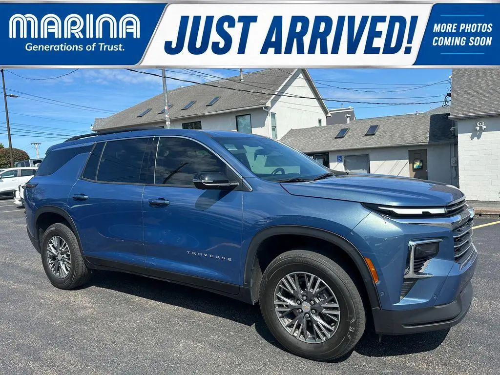 2024 Chevrolet Traverse LT