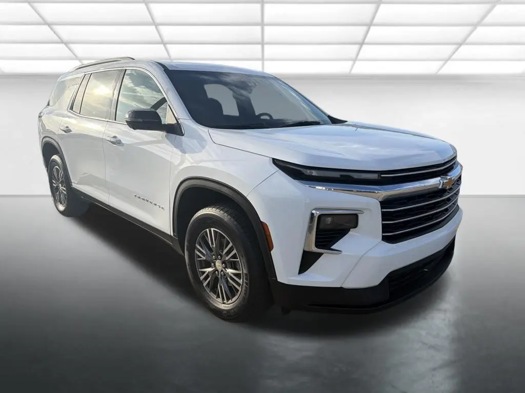 2024 Chevrolet Traverse LT