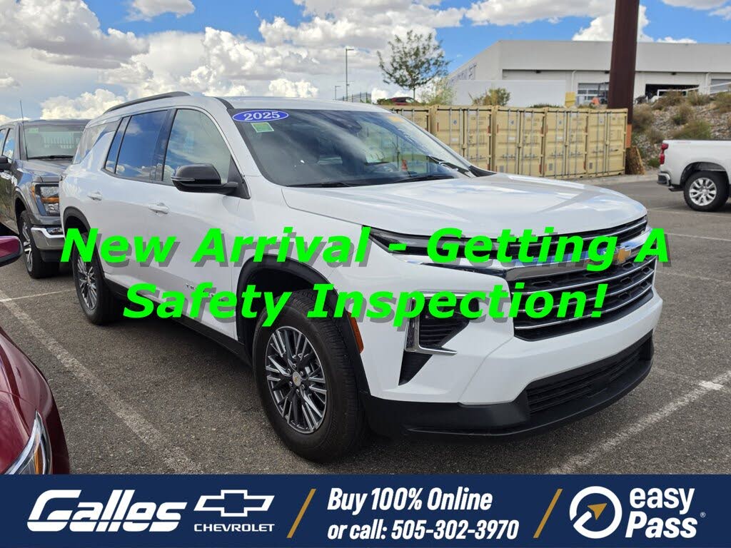 2025 Chevrolet Traverse LT