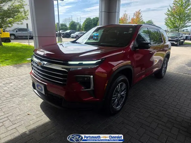 2025 Chevrolet Traverse LT