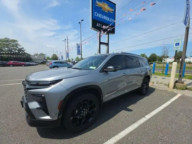2025 Chevrolet Traverse RS
