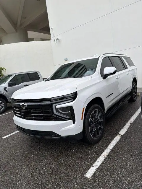 2025 Chevrolet Suburban RST