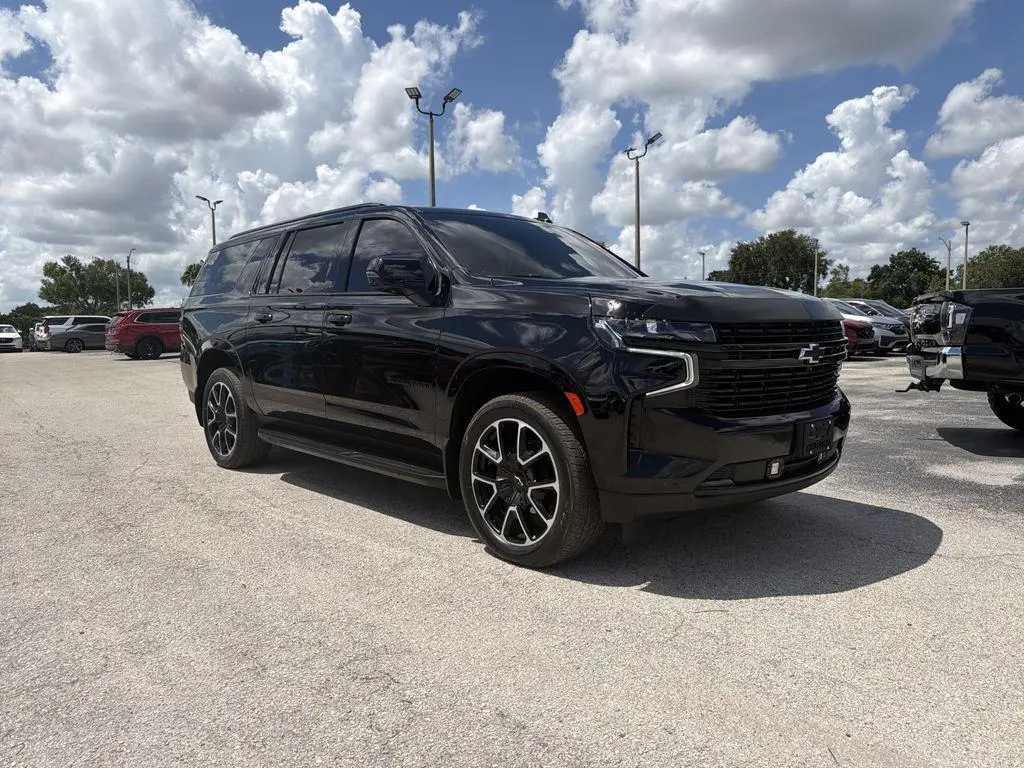 2023 Chevrolet Suburban RST