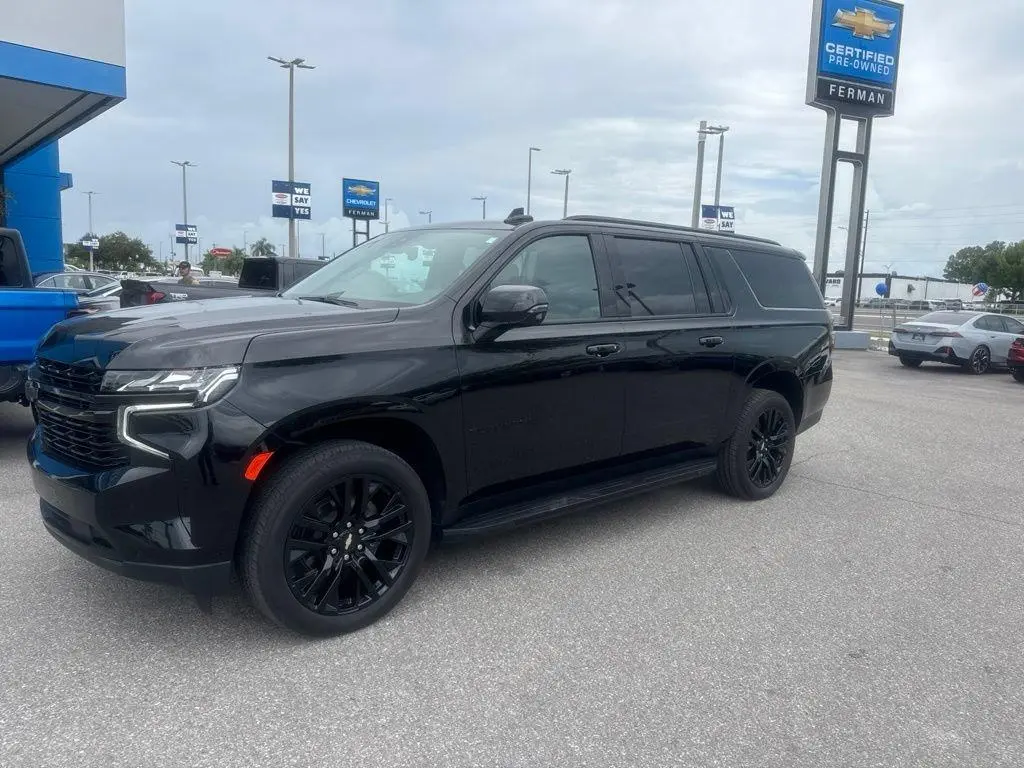2024 Chevrolet Suburban RST