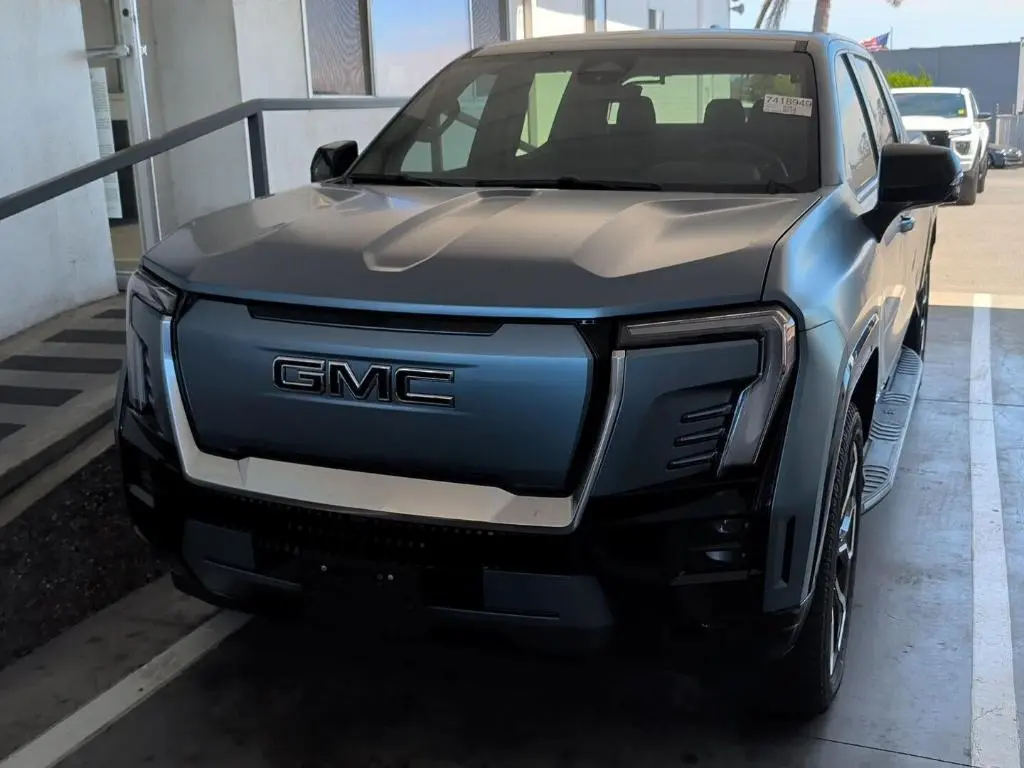 2025 GMC Sierra EV Denali
