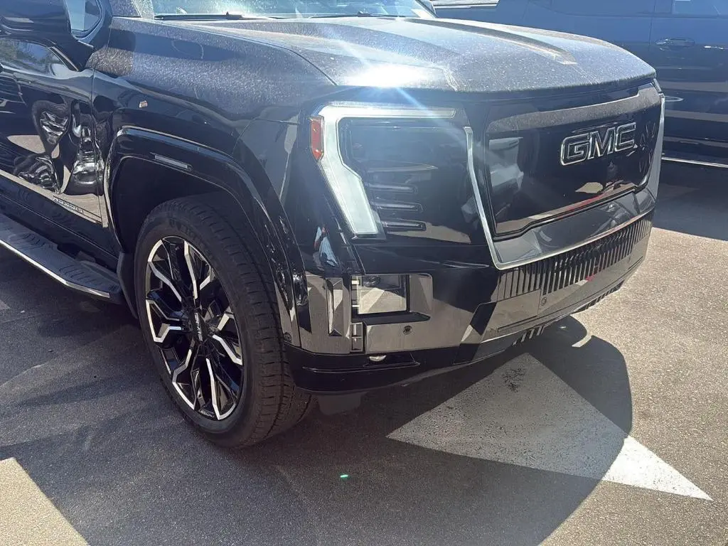 2025 GMC Sierra EV Denali