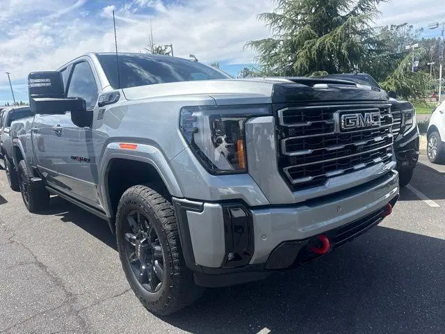 2025 GMC Sierra 2500 AT4