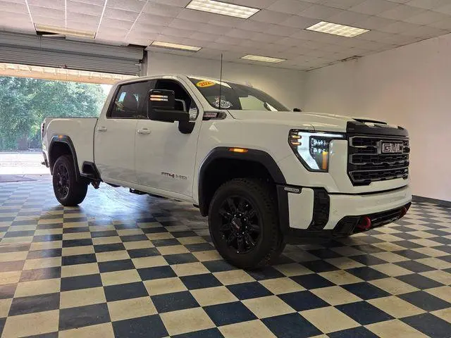 2025 GMC Sierra 2500 AT4