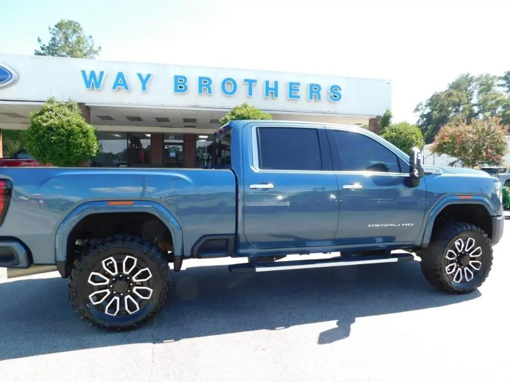 2025 GMC Sierra 2500 Denali