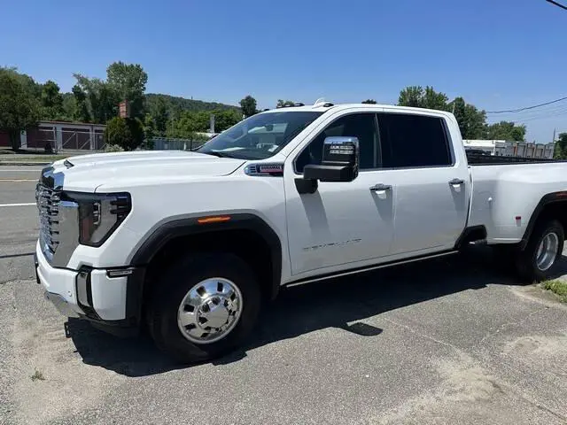 2026 GMC Sierra 3500 Denali