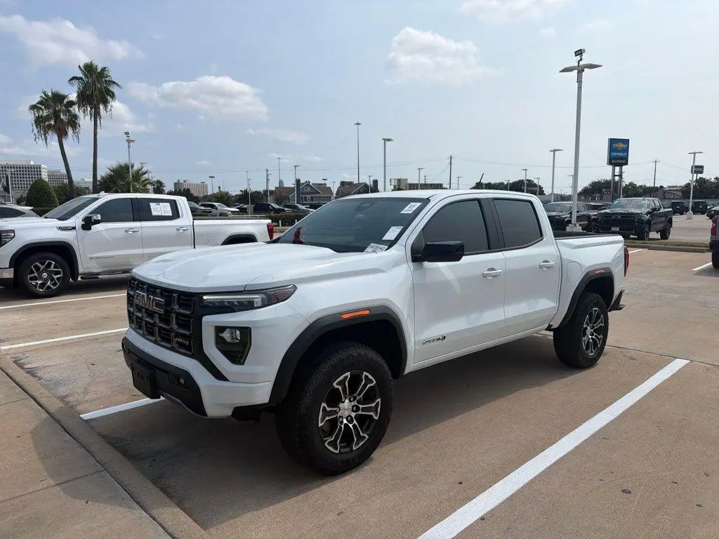 2024 GMC Canyon AT4