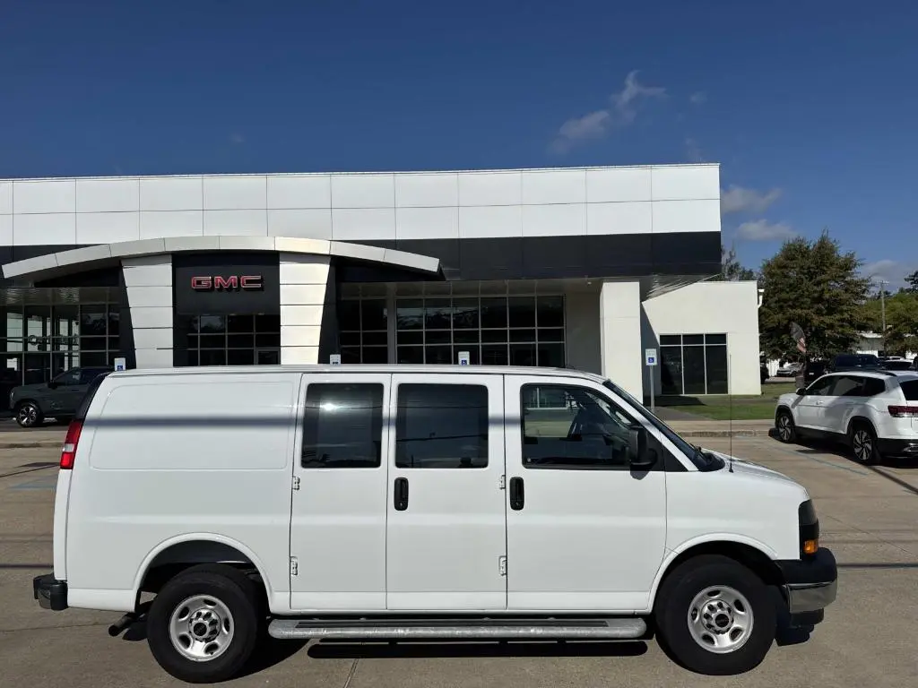 2025 GMC Savana Work Van