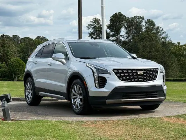 2022 Cadillac XT4 Premium Luxury