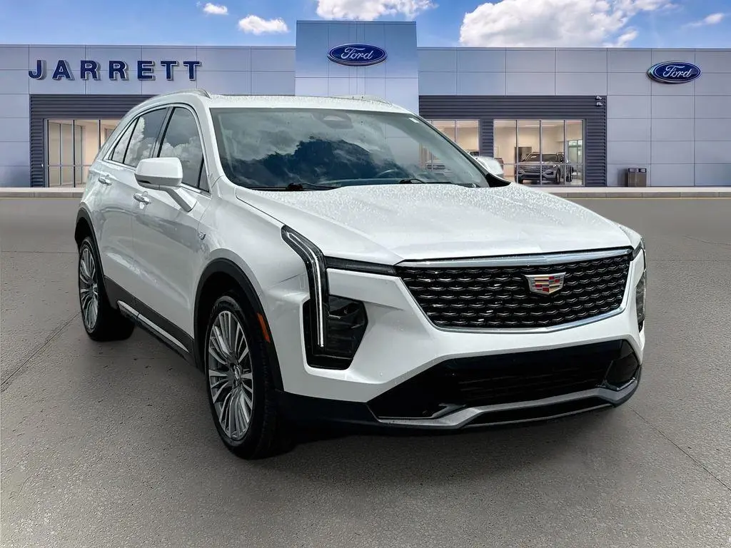 2024 Cadillac XT4 Premium Luxury