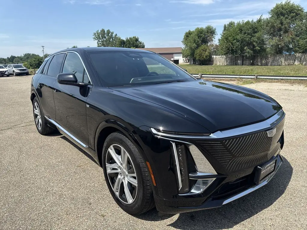 2024 Cadillac LYRIQ Tech