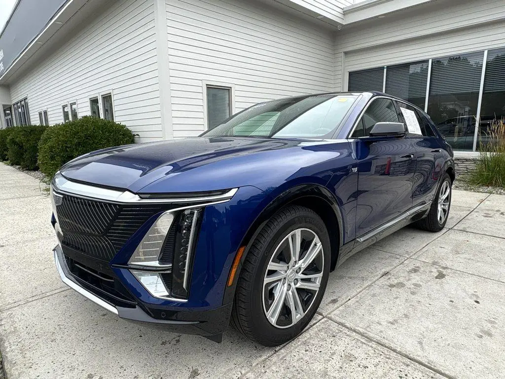 2024 Cadillac LYRIQ Tech