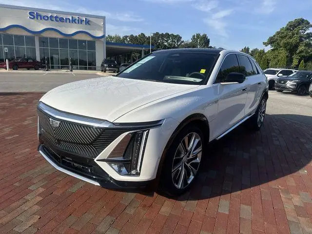 2024 Cadillac LYRIQ Luxury