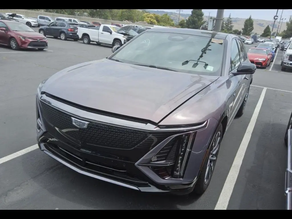 2024 Cadillac LYRIQ Sport