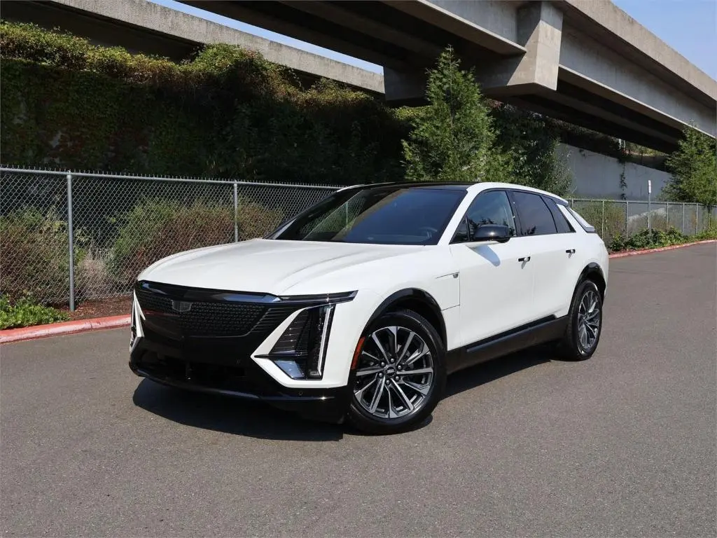 2024 Cadillac LYRIQ Sport