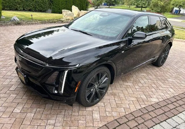 2024 Cadillac LYRIQ Sport