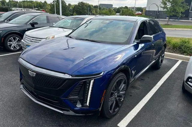 2024 Cadillac LYRIQ Sport