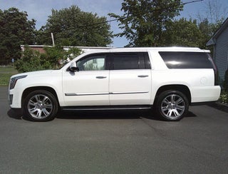2017 Cadillac Escalade ESV Luxury