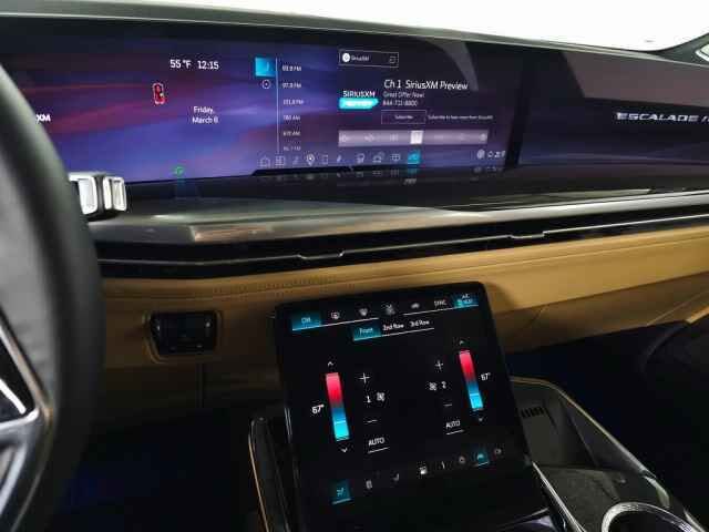 2025 Cadillac Escalade IQ Sport 2
