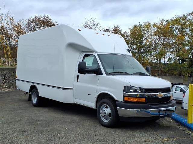 2025 Chevrolet Express Chassis 3500