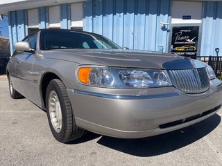 2002 Lincoln Town Car Signature
