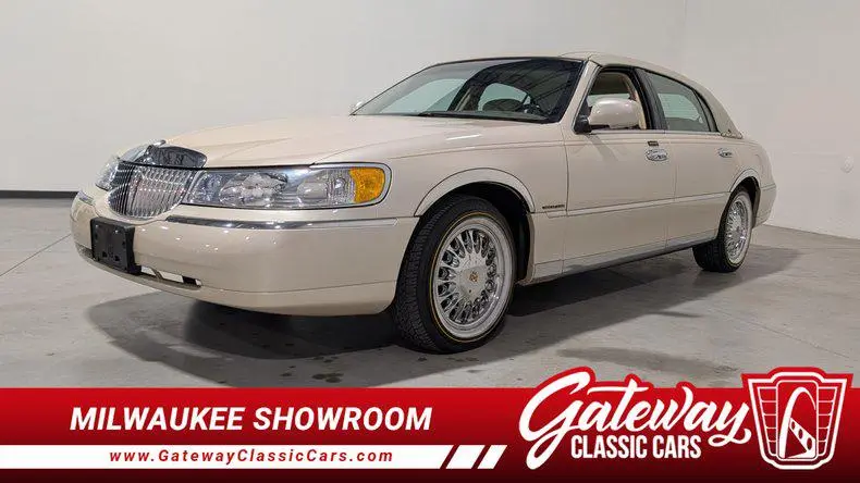 2001 Lincoln Town Car Cartier