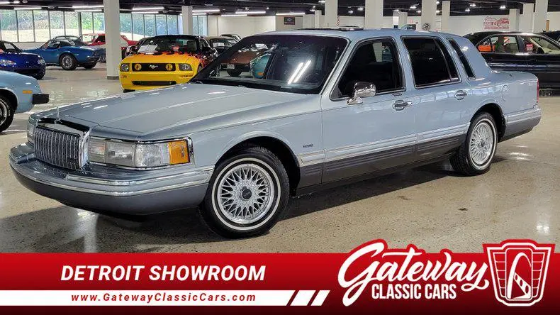 1993 Lincoln Town Car Signature
