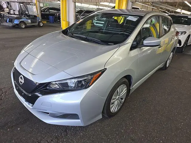 2025 Nissan LEAF S