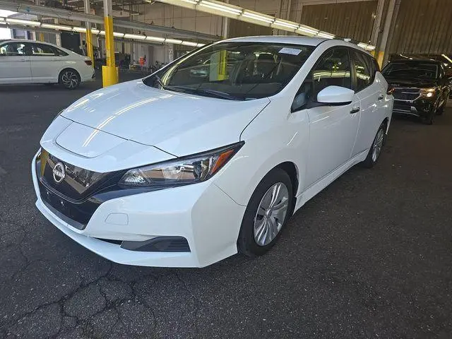 2025 Nissan LEAF S