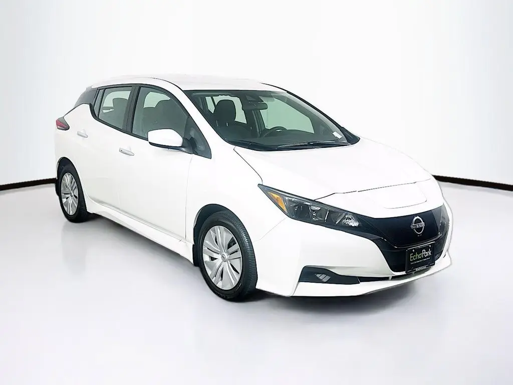 2025 Nissan LEAF S