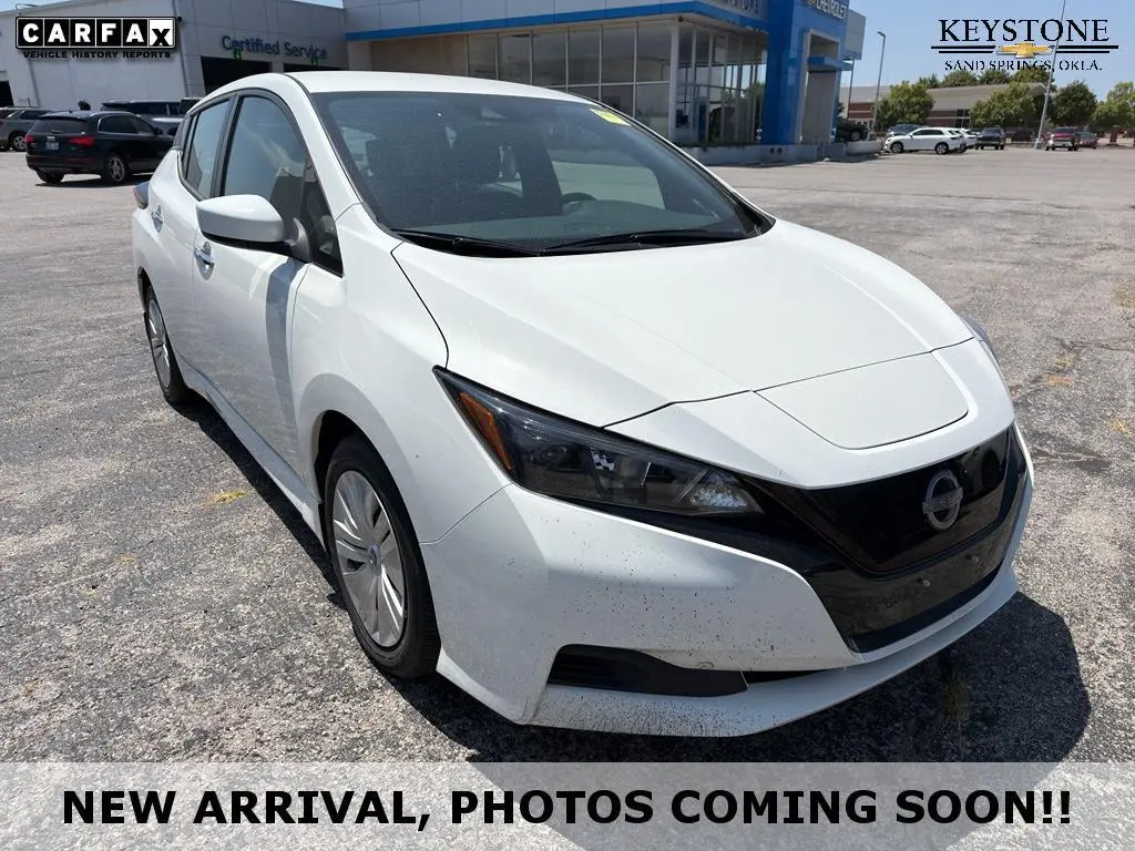 2025 Nissan LEAF S