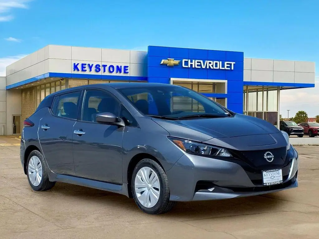 2025 Nissan LEAF S