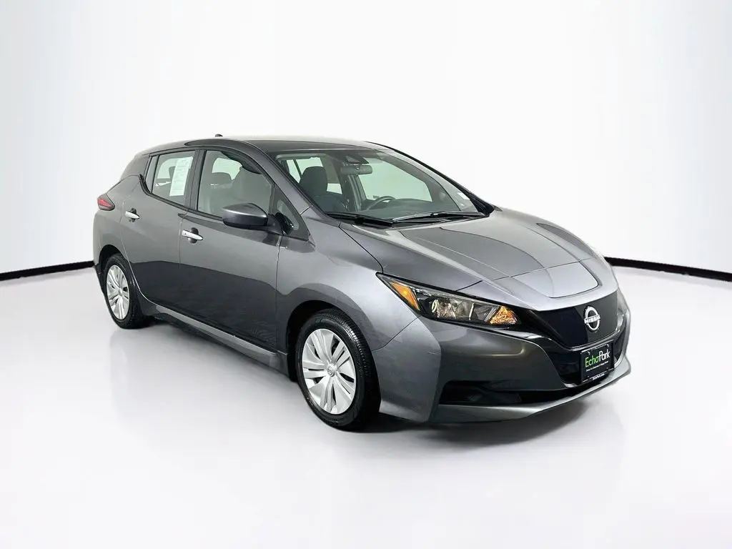 2025 Nissan LEAF S